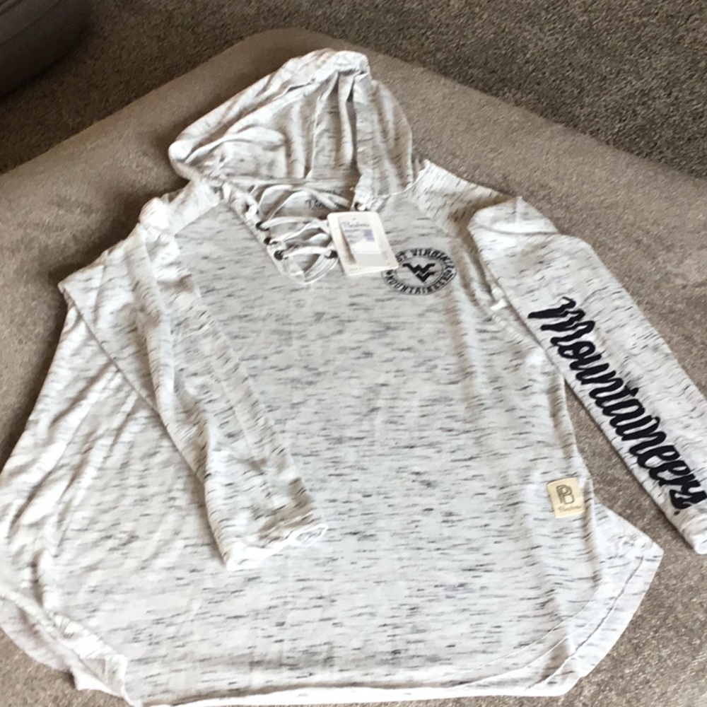 New long sleeve hooded WVU shirt